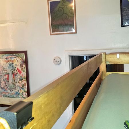 East Village Homestay Нью-Йорк Экстерьер фото