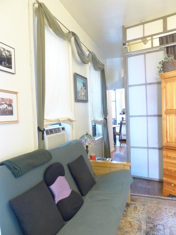 East Village Homestay Нью-Йорк Экстерьер фото
